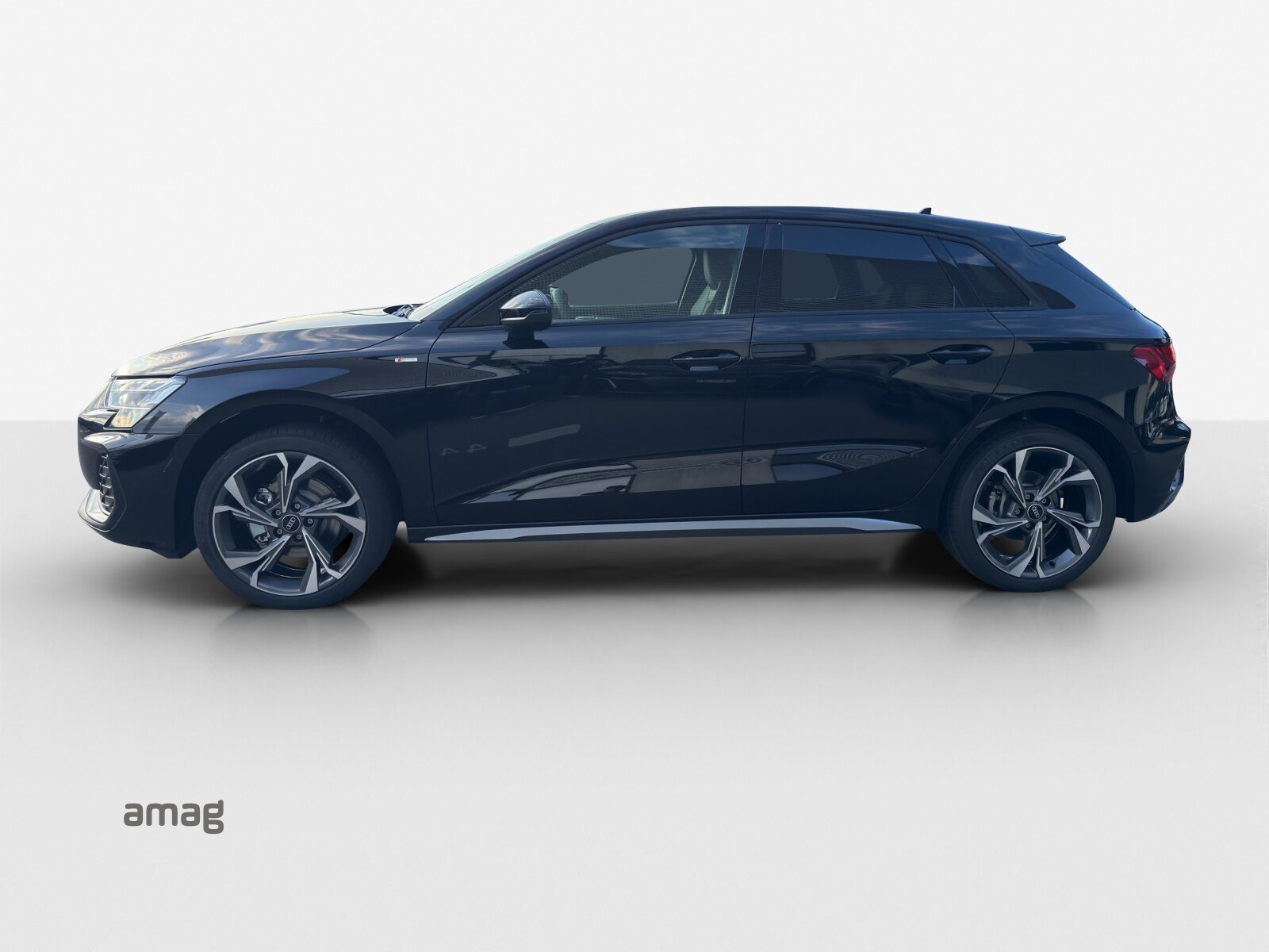 AUDI A3 Sportback TFSI 110 kW S line Attraction, Petrol, New car, Automatic - 2