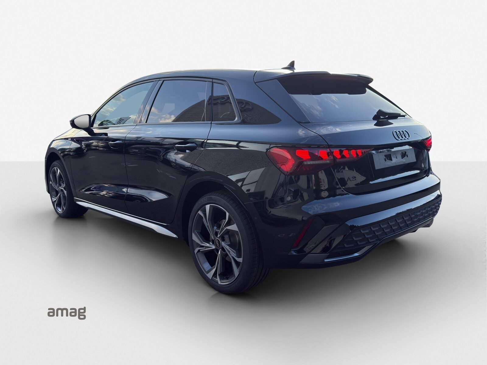 AUDI A3 Sportback TFSI 110 kW S line Attraction, Petrol, New car, Automatic - 3