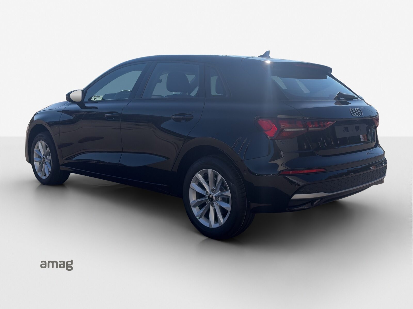 AUDI A3 Sportback TFSI 85 kW Ambition, Petrol, New car, Automatic - 3