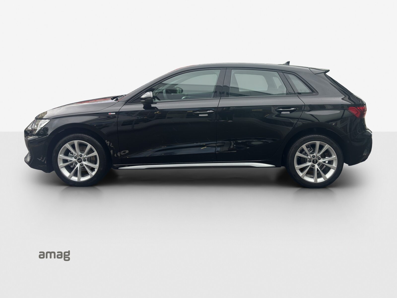 AUDI A3 Sportback TFSI 85 kW S line Ambition, Benzin, Neuwagen, Automatik - 2