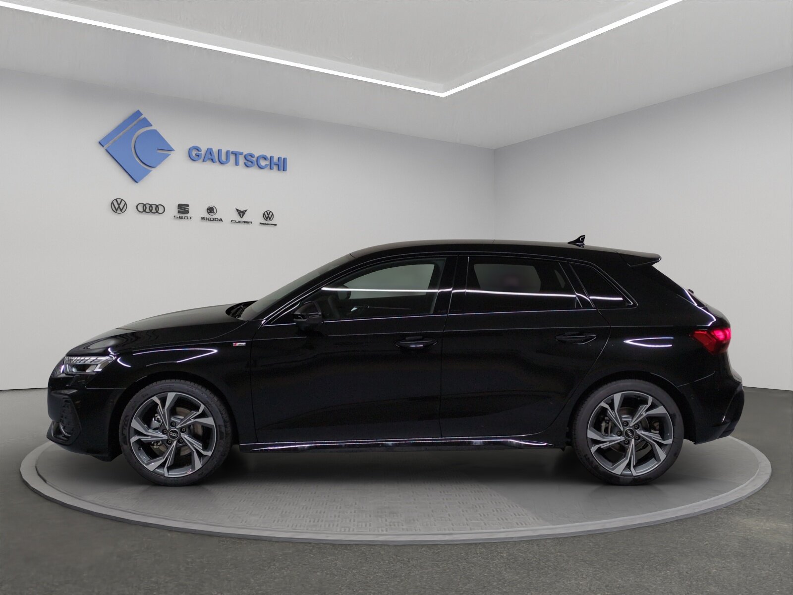 AUDI A3 Sportback TFSI 110 kW S line Attraction S tronic, Benzin, Neuwagen, Automatik - 2