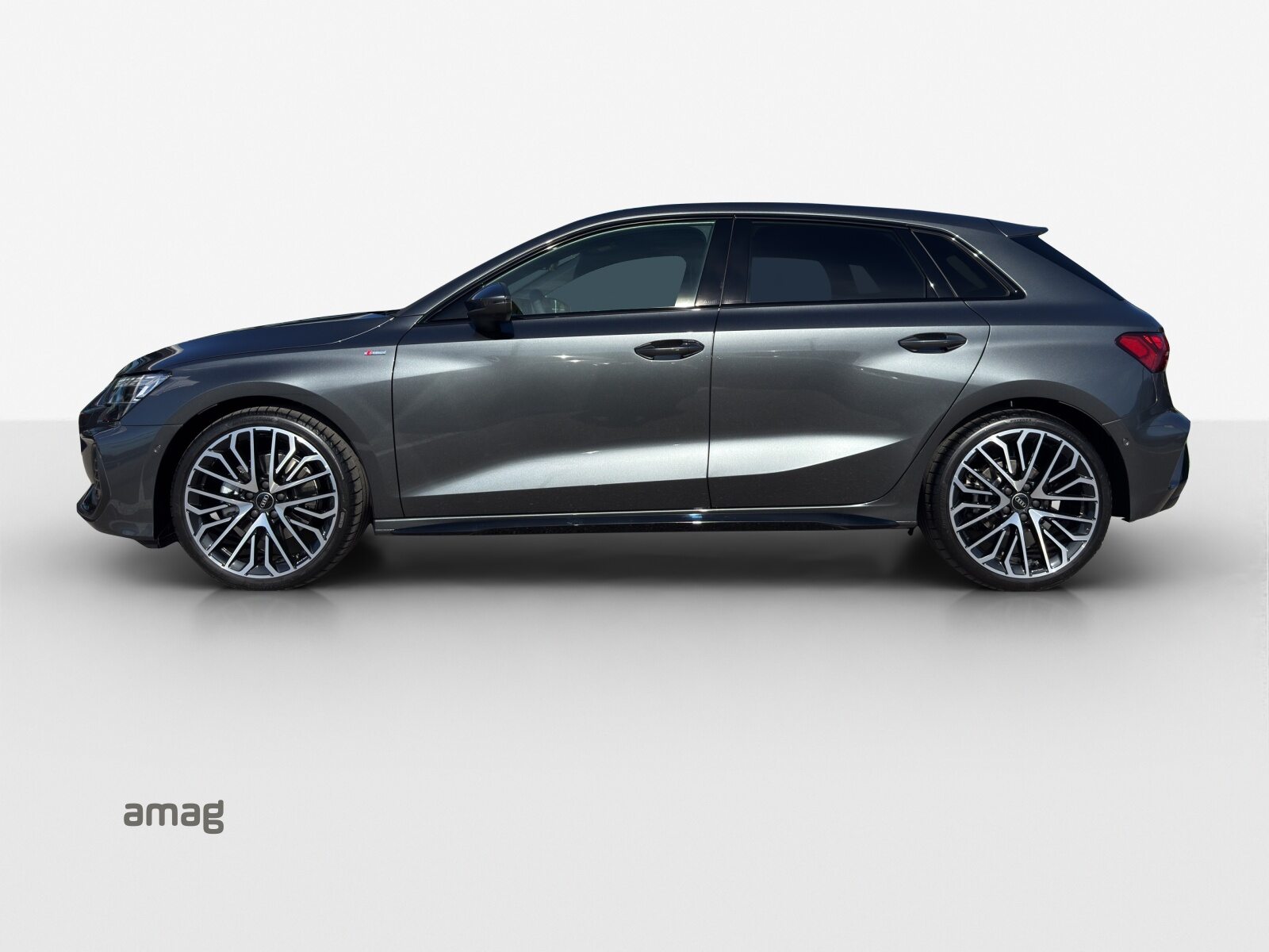 AUDI A3 Sportback TFSI 110 kW S line Attraction, Benzin, Neuwagen, Automatik - 2