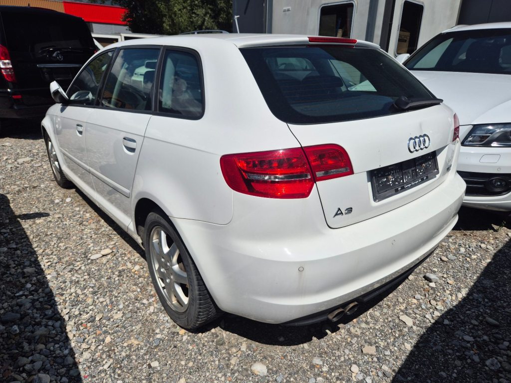 AUDI A3 1.8 16V T FSI quat., Petrol, Second hand / Used, Manual - 3