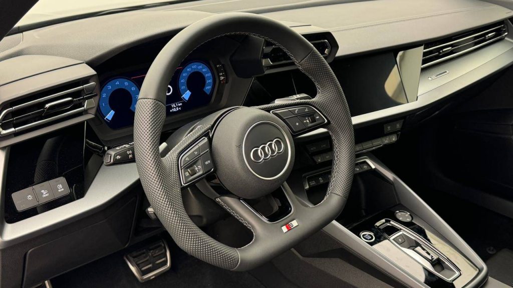 AUDI A3 1.5 35 TFSI S Line Attraction S-Tronic, Mild-Hybrid Petrol/Electric, Second hand / Used, Automatic - 7