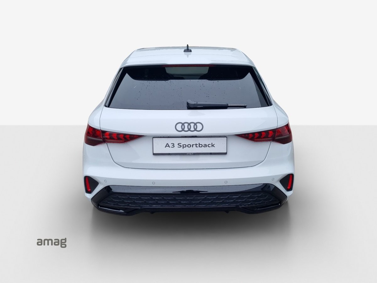 AUDI A3 Sportback 35 TFSI S line Attraction, Mild-Hybrid Benzin/Elektro, Occasion / Gebraucht, Automatik - 4