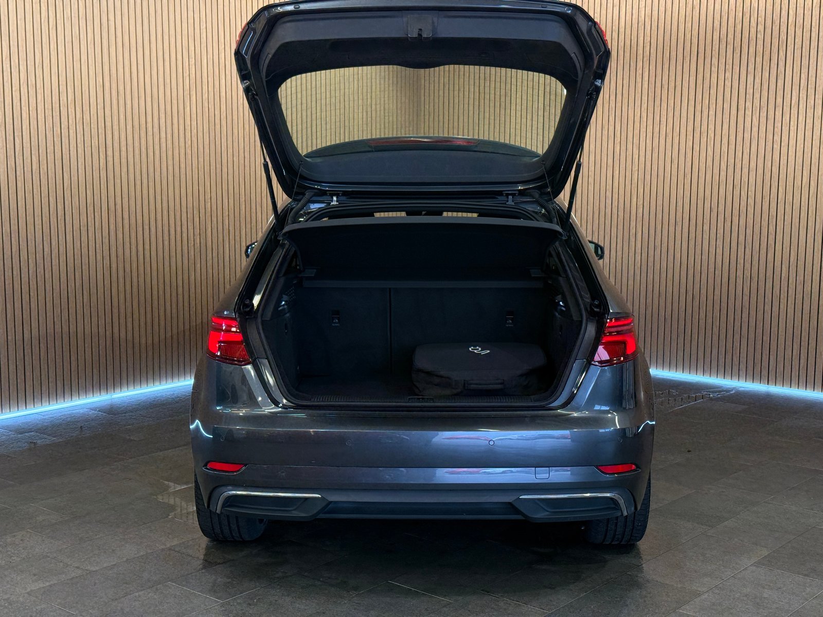 AUDI A3 Sportback 40 TFSI e-tron Sport S-tronic, Plug-in-Hybrid Petrol/Electric, Second hand / Used, Automatic - 5