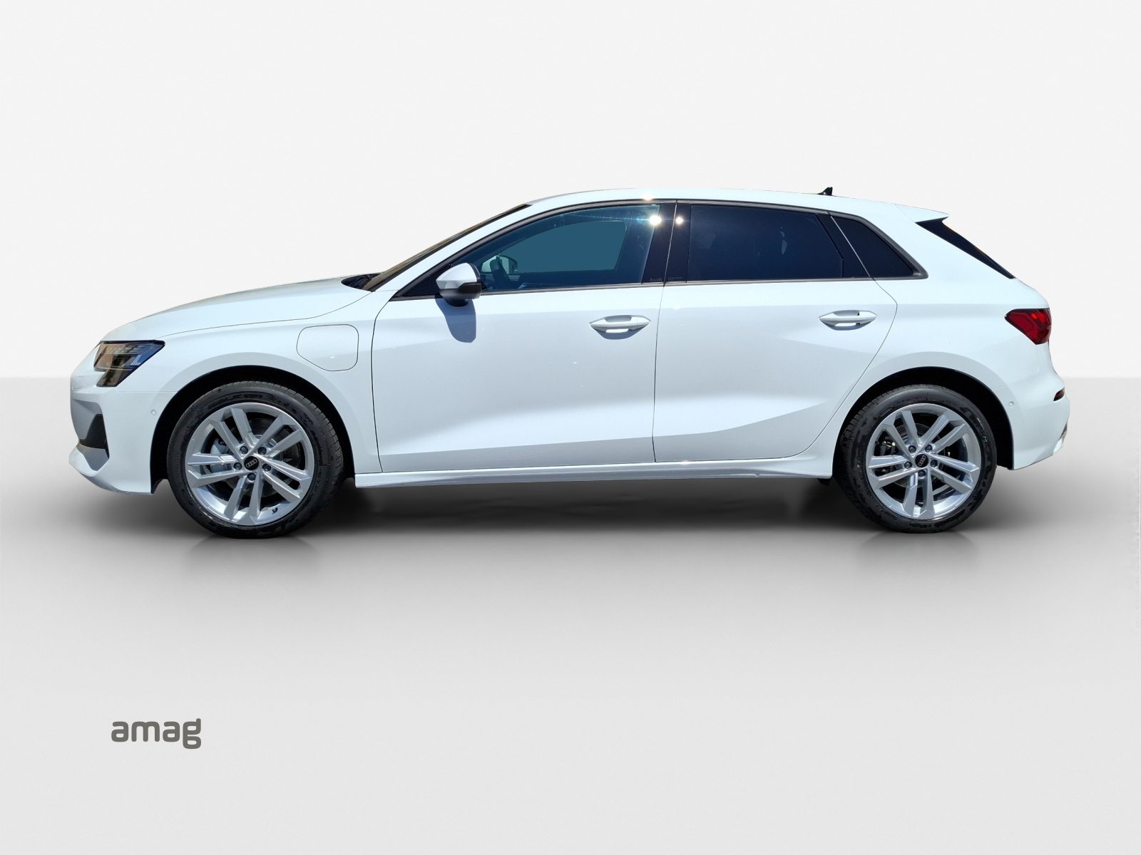 AUDI A3 Sportback 40 TFSI e advanced Attraction, Hybride Intégral Essence/Électricité, Occasion / Utilisé, Automatique - 2