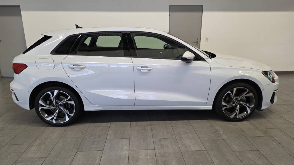 AUDI A3 Sportback 1.5 35 TFSI Attraction S-Tronic, Hybride Léger Essence/Électricité, Occasion / Utilisé, Automatique - 3