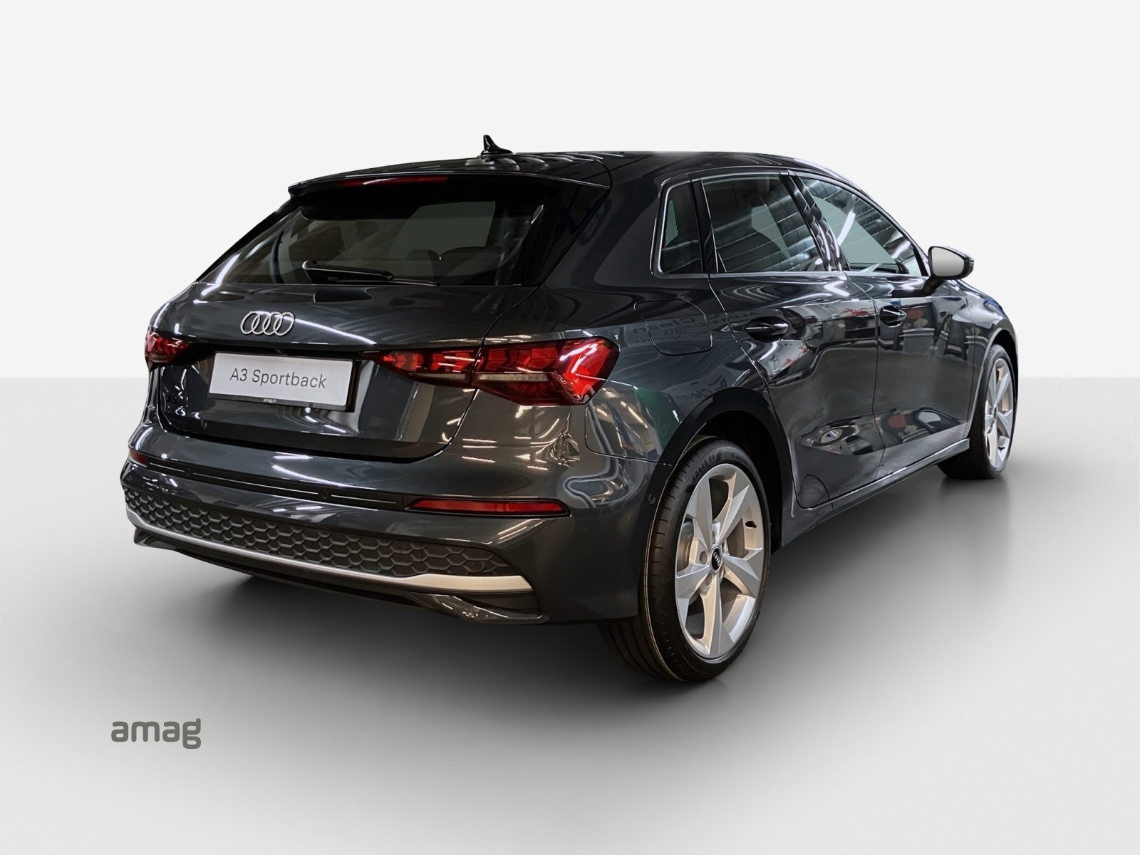 AUDI A3 Sportback TFSI e 150 kW Attraction, Full-Hybrid Petrol/Electric, Second hand / Used, Automatic - 5