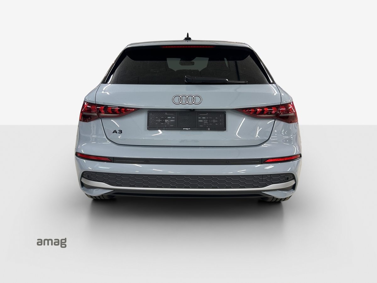 AUDI A3 Sportback 35 TFSI Attraction, Petrol, Second hand / Used, Automatic - 4