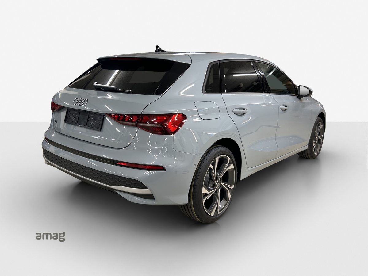 AUDI A3 Sportback 35 TFSI Attraction, Petrol, Second hand / Used, Automatic - 5