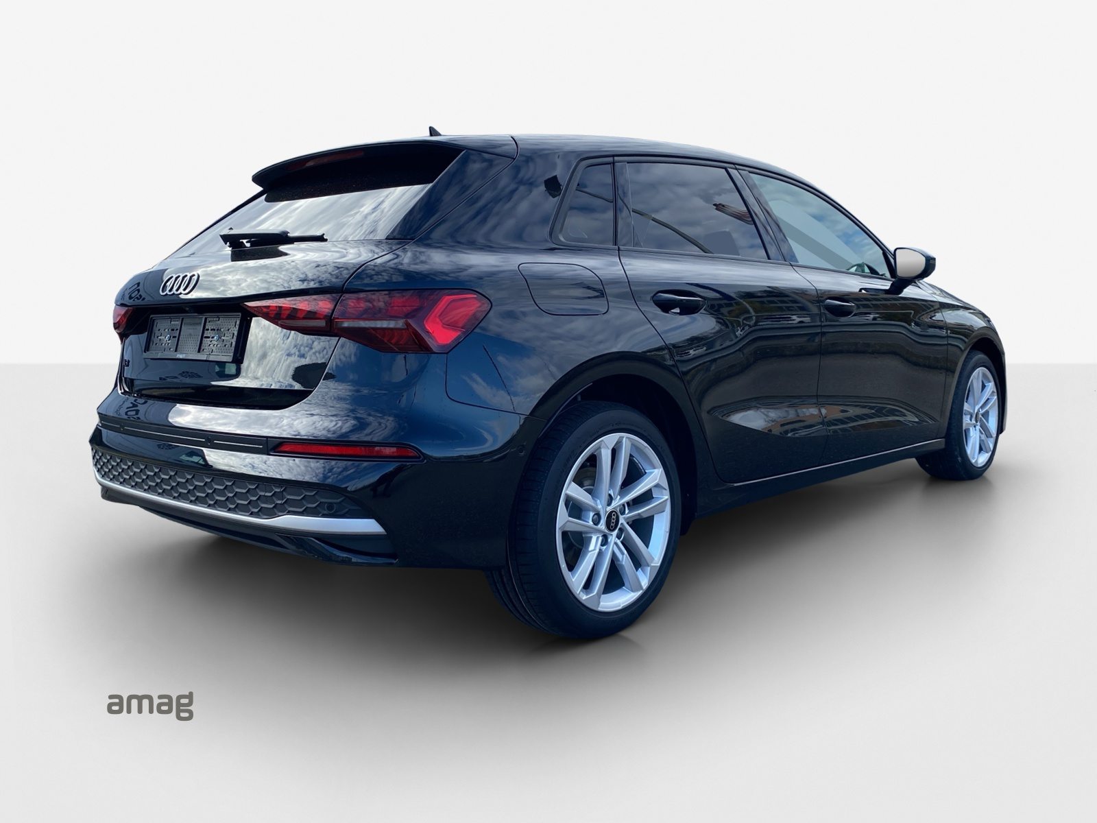 AUDI A3 Sportback 40 TFSI e Attraction, Full-Hybrid Petrol/Electric, Second hand / Used, Automatic - 5