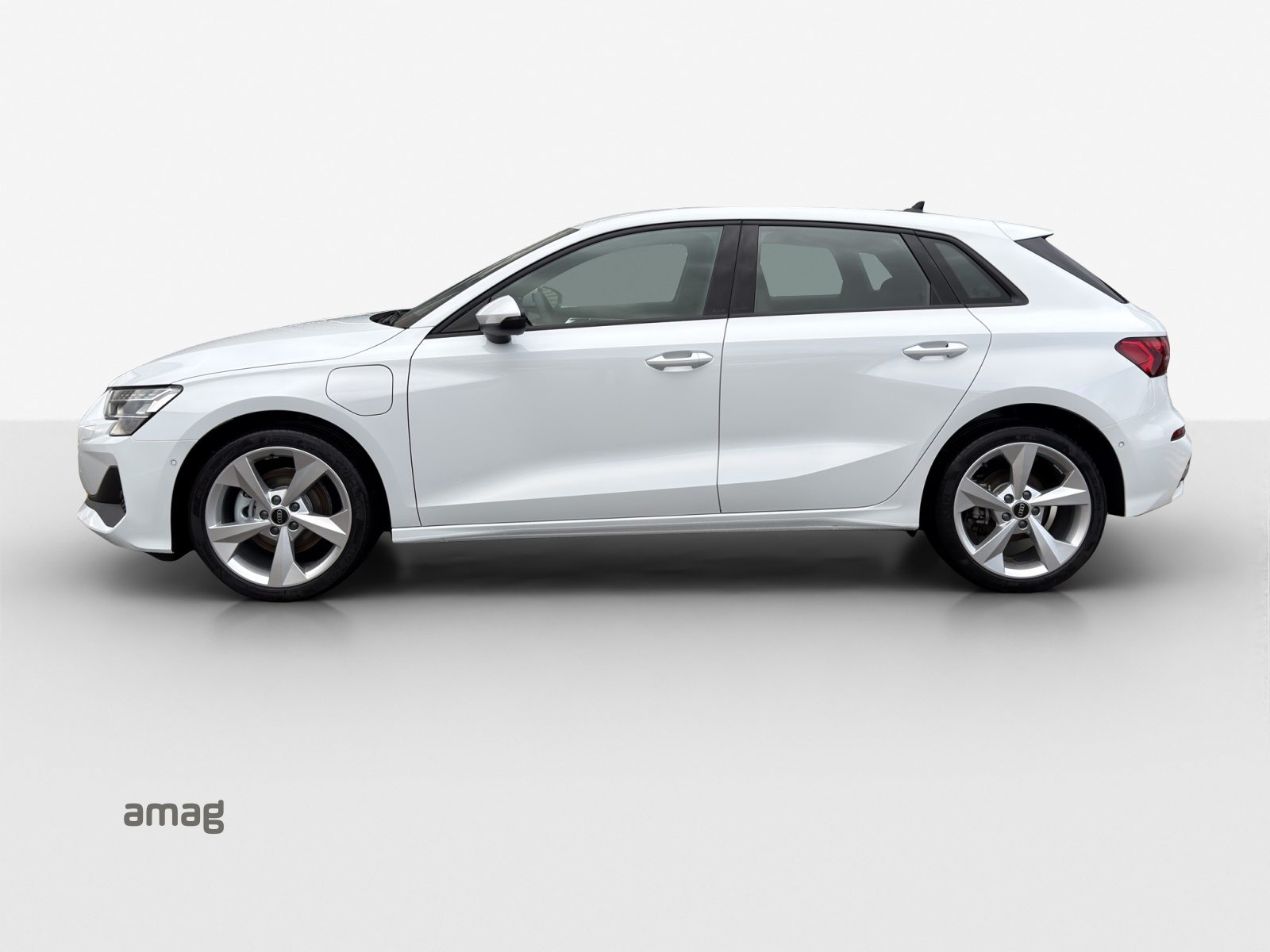 AUDI A3 Sportback 40 TFSI e Attraction, Hybride Intégral Essence/Électricité, Occasion / Utilisé, Automatique - 2