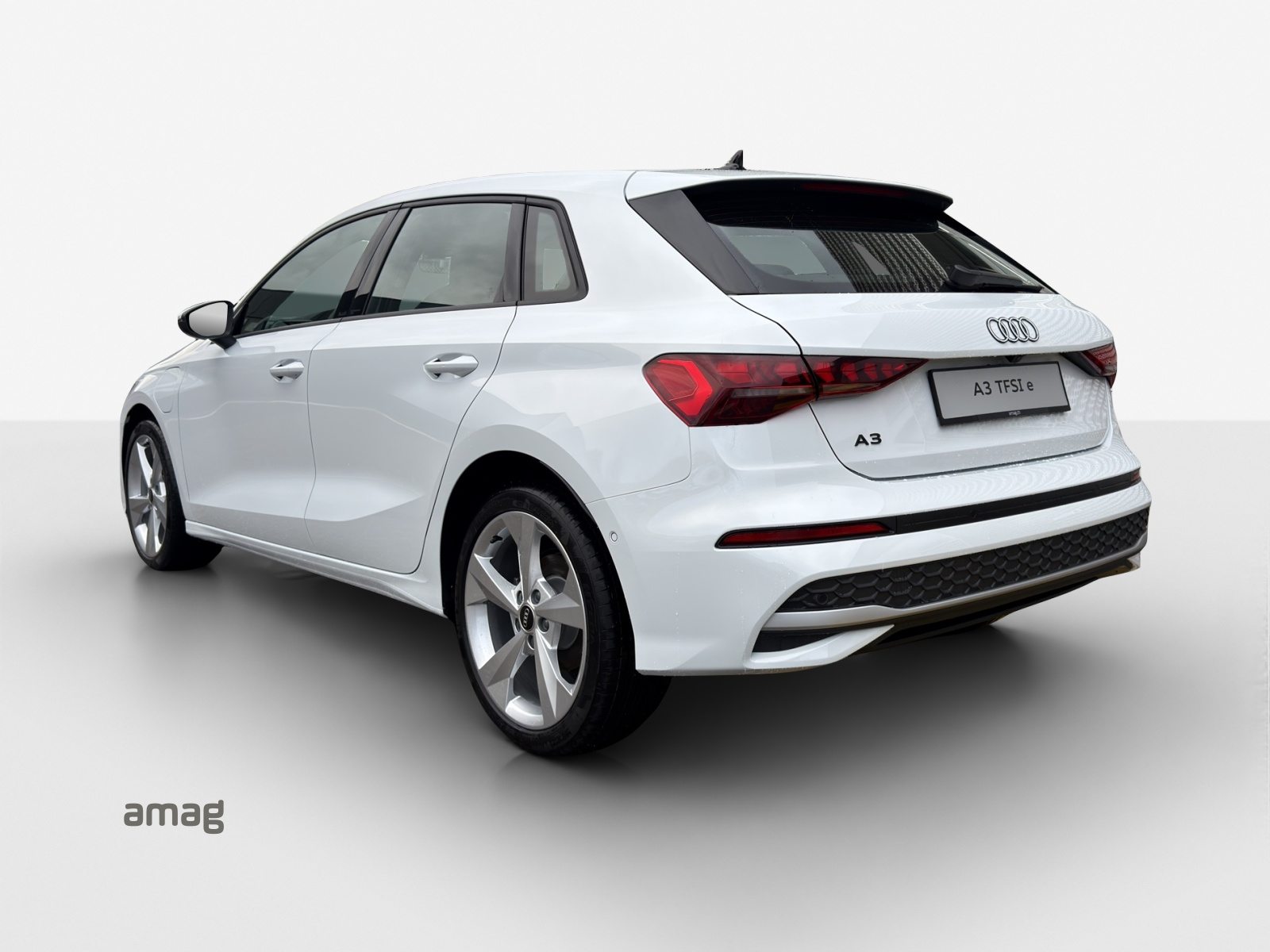 AUDI A3 Sportback 40 TFSI e Attraction, Hybride Intégral Essence/Électricité, Occasion / Utilisé, Automatique - 3