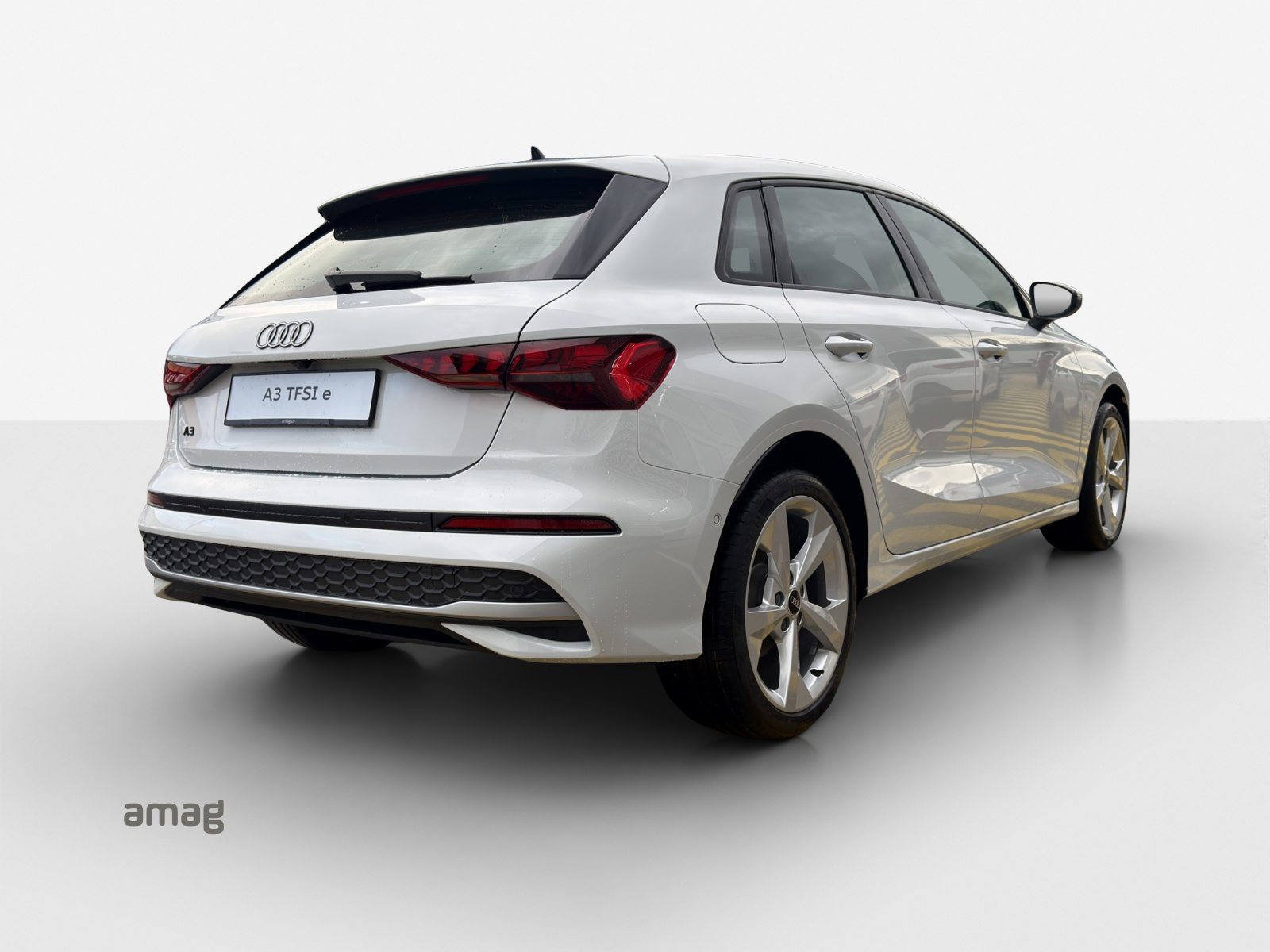 AUDI A3 Sportback 40 TFSI e Attraction, Hybride Intégral Essence/Électricité, Occasion / Utilisé, Automatique - 5