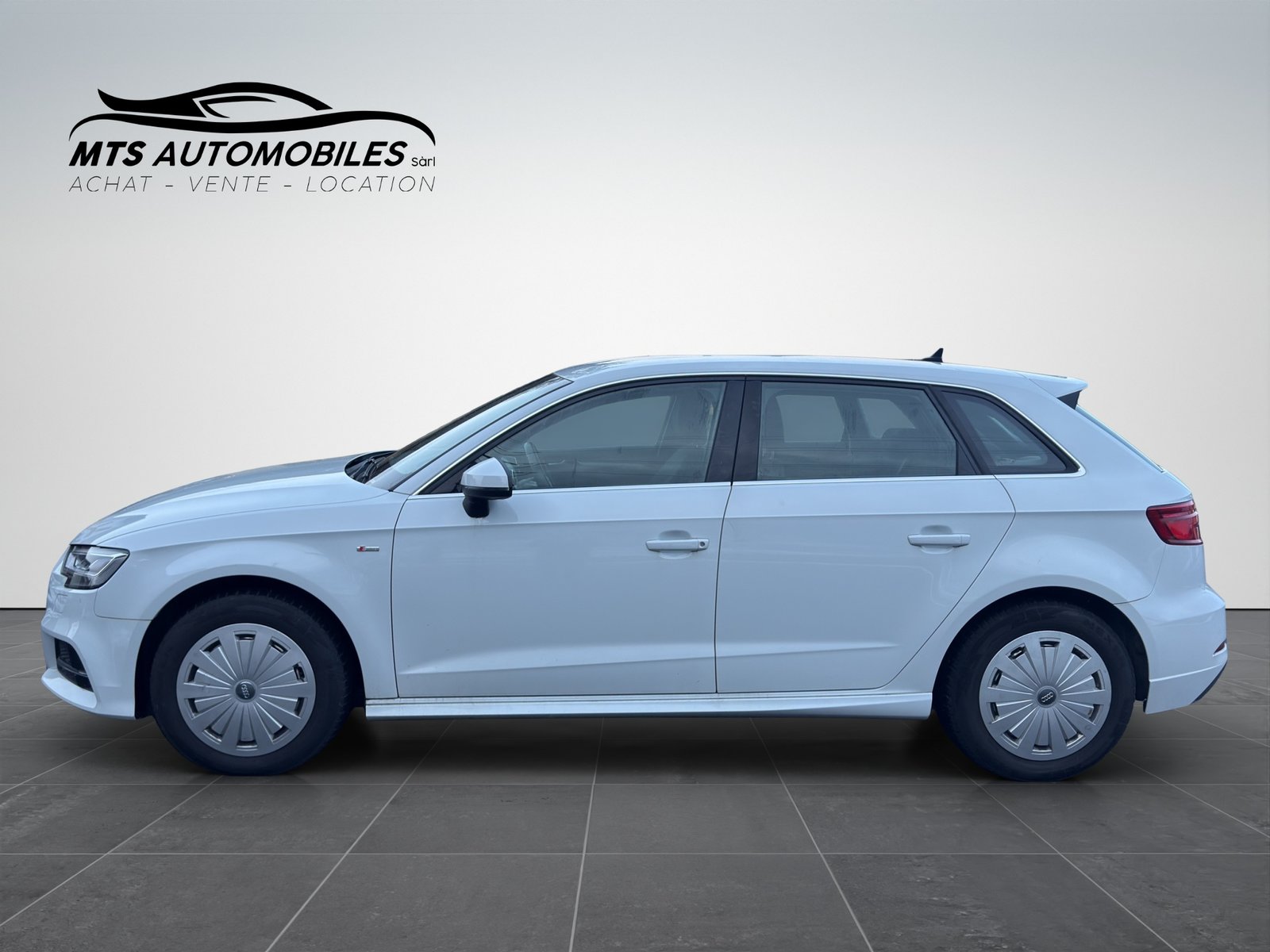 AUDI A3 Sportback 30 TDI S-tronic, Diesel, Second hand / Used, Automatic - 3