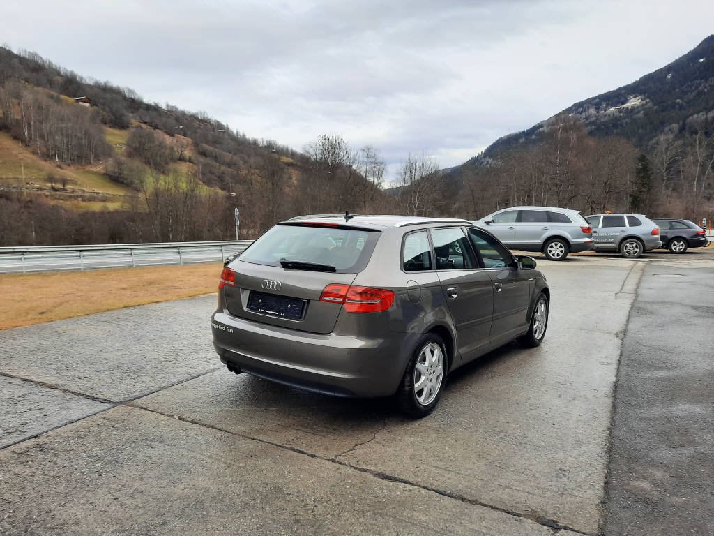 AUDI A3 Sportback 1.8 16V T FSI Ambition quat., Essence, Occasion / Utilisé, Manuelle - 4