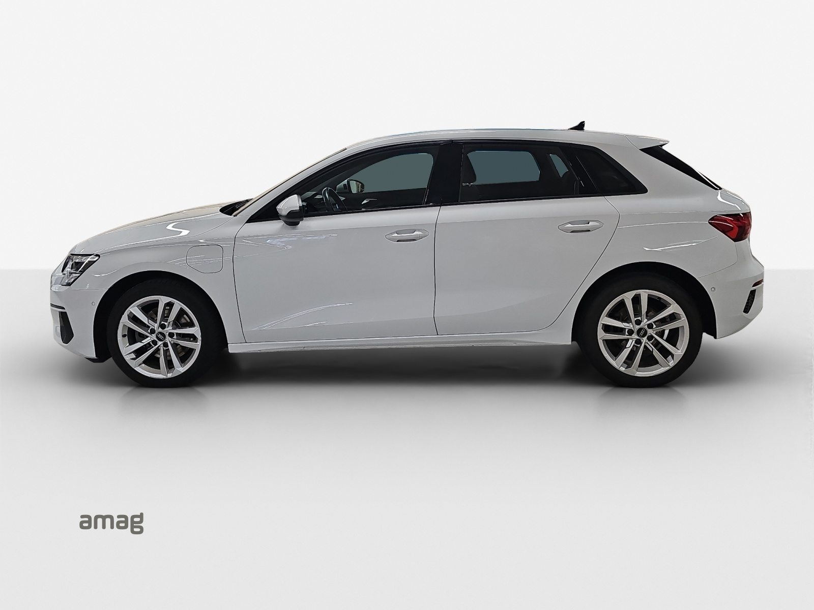 AUDI A3 Sportback 40 TFSI e, Full-Hybrid Petrol/Electric, Second hand / Used, Automatic - 2