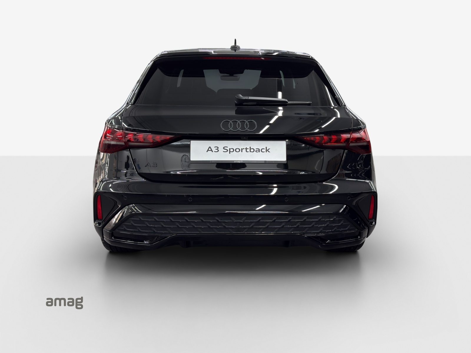 AUDI A3 Sportback TFSI e 200 kW S line Attraction, Full-Hybrid Petrol/Electric, Second hand / Used, Automatic - 4