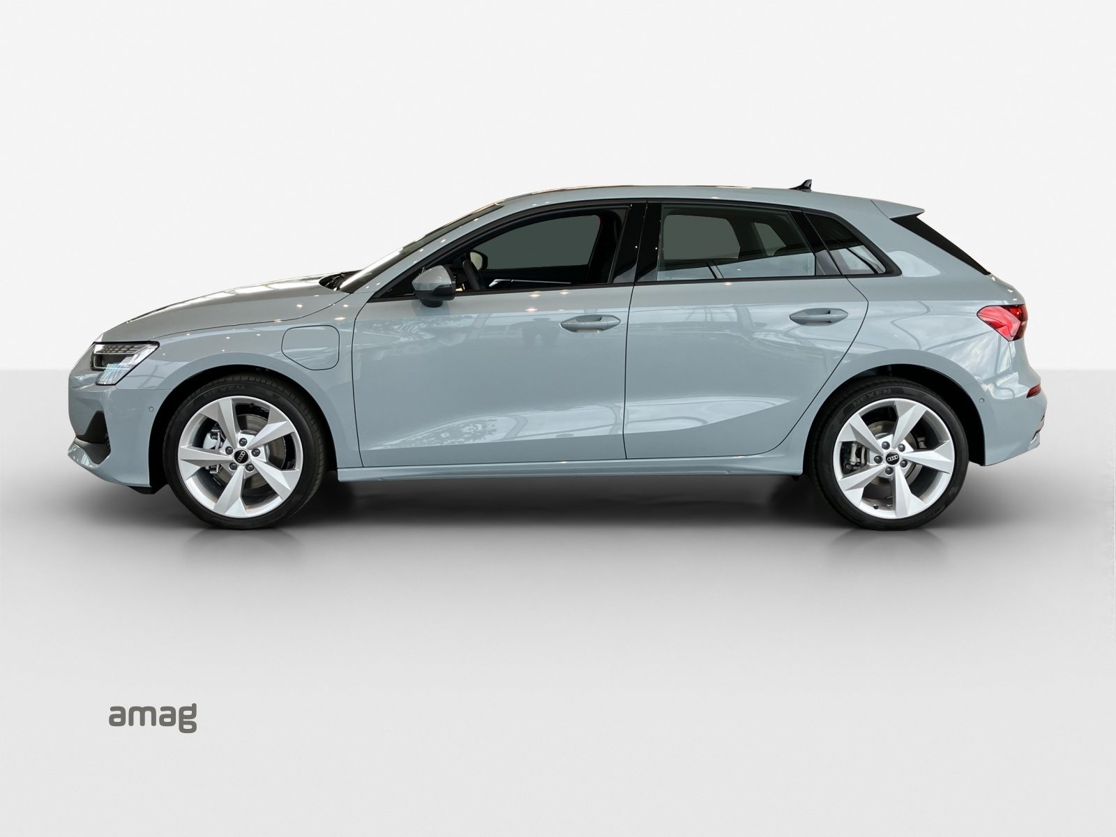 AUDI A3 Sportback TFSI e 150 kW Attraction, Hybride Intégral Essence/Électricité, Occasion / Utilisé, Automatique - 2