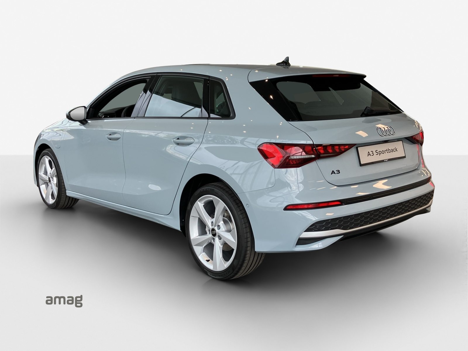 AUDI A3 Sportback TFSI e 150 kW Attraction, Hybride Intégral Essence/Électricité, Occasion / Utilisé, Automatique - 3