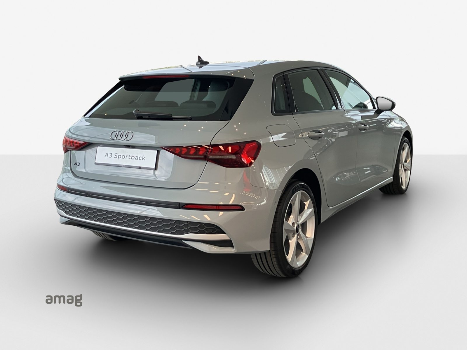 AUDI A3 Sportback TFSI e 150 kW Attraction, Hybride Intégral Essence/Électricité, Occasion / Utilisé, Automatique - 5