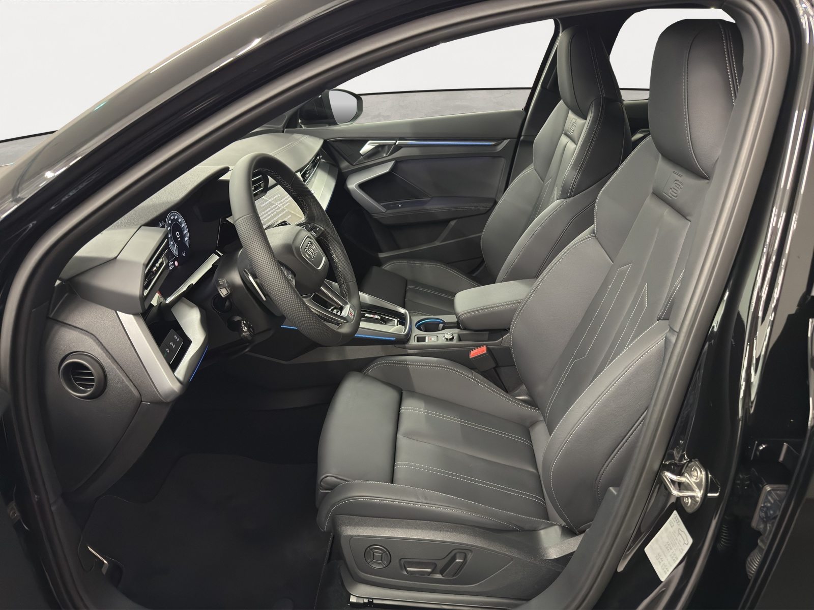 AUDI A3 Sportback 40 TFSI e advanced Attraction, Full-Hybrid Petrol/Electric, Second hand / Used, Automatic - 5