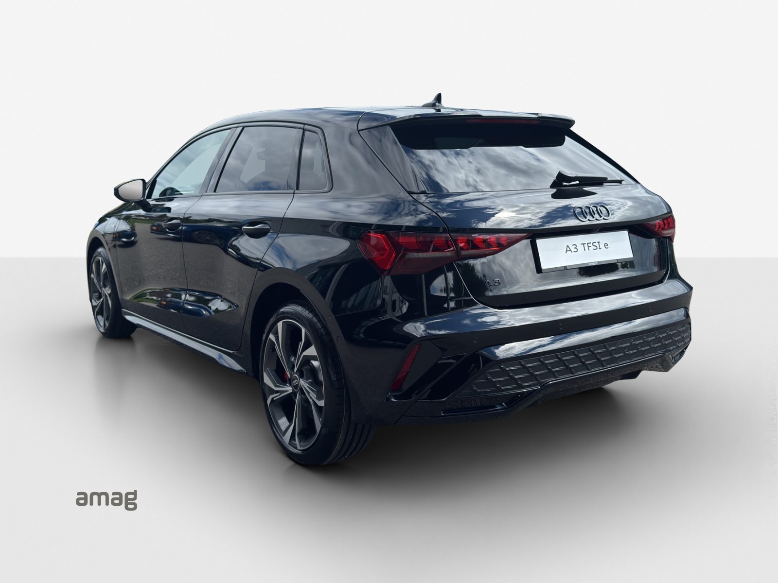 AUDI A3 Sportback TFSI e 200 kW S line Attraction, Full-Hybrid Petrol/Electric, Second hand / Used, Automatic - 3
