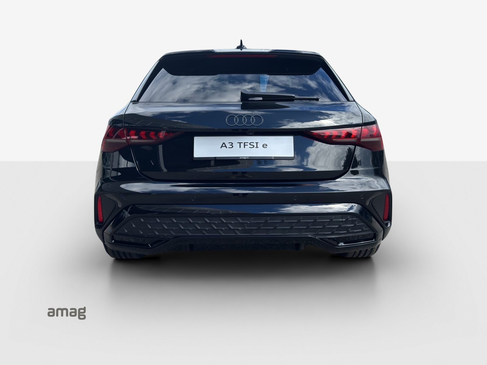 AUDI A3 Sportback TFSI e 200 kW S line Attraction, Full-Hybrid Petrol/Electric, Second hand / Used, Automatic - 4