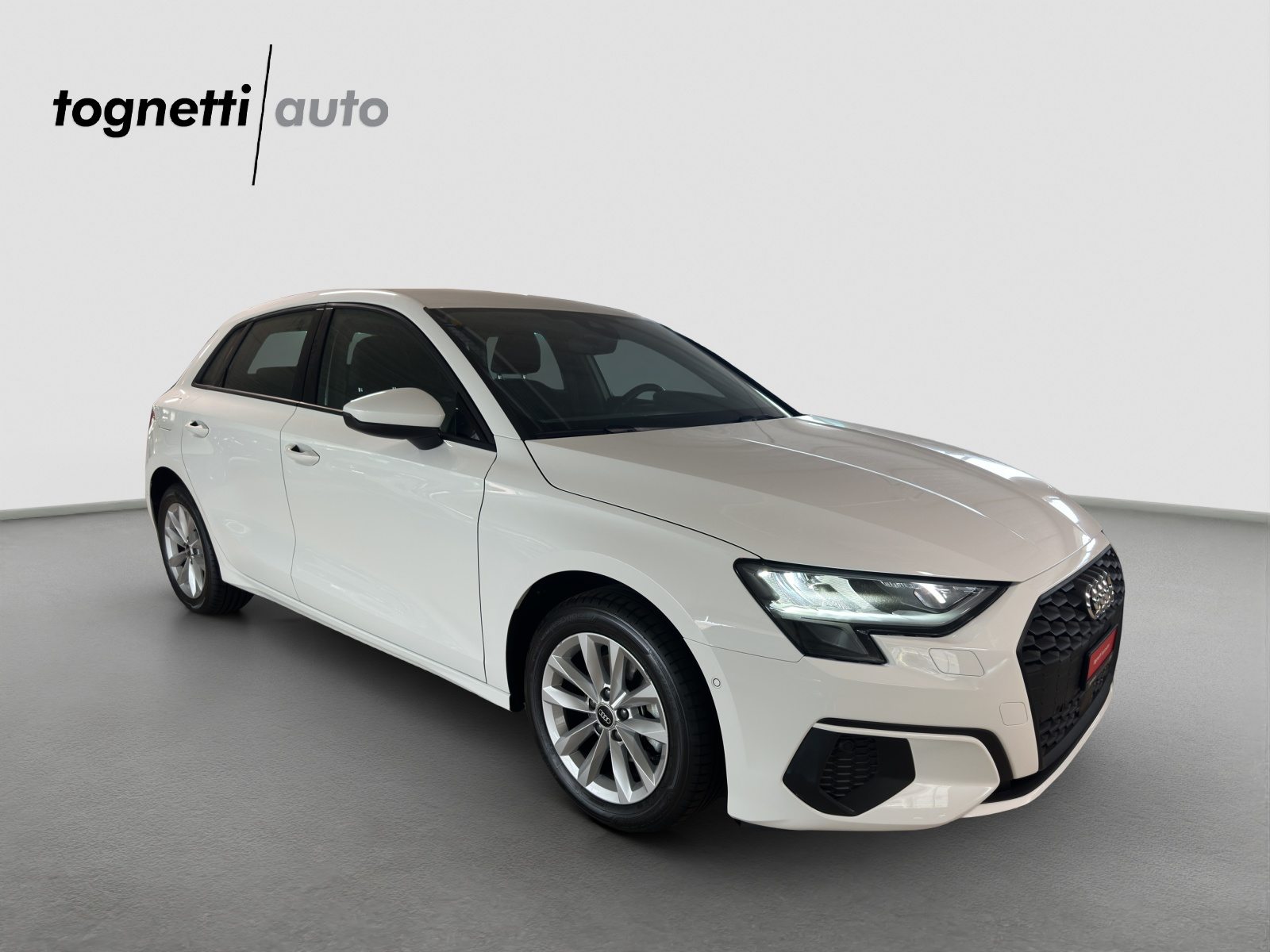 AUDI A3 Sportback 35 TFSI Attraction, Petrol, Second hand / Used, Automatic - 2