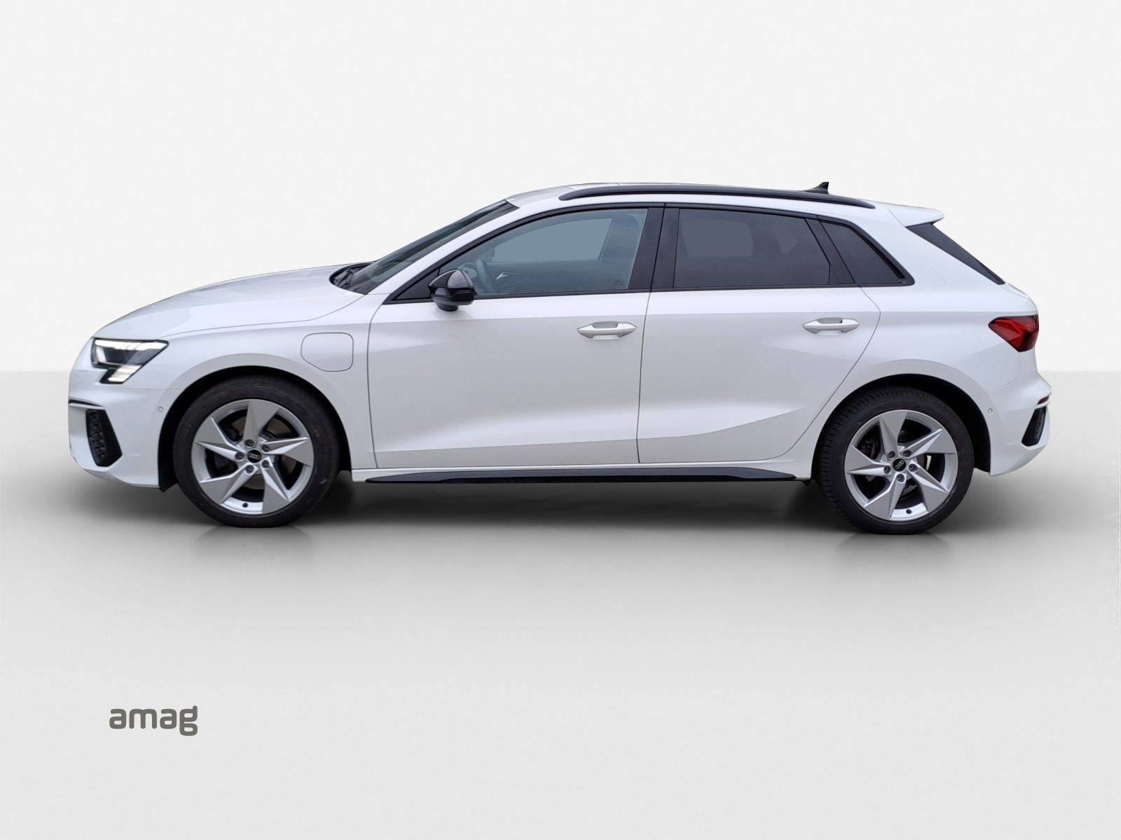 AUDI A3 Sportback 40 TFSI e S line Attraction, Full-Hybrid Petrol/Electric, Second hand / Used, Automatic - 3
