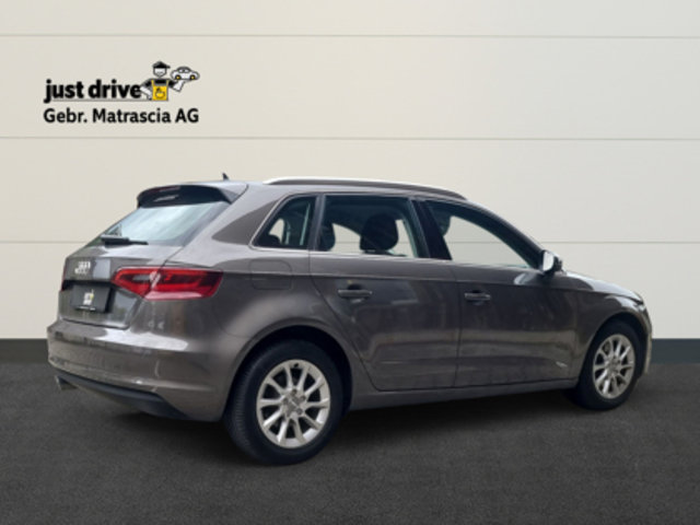 AUDI A3 Sportback 1.8 T FSI Ambiente qu. S-Tr., Petrol, Second hand / Used, Automatic - 3