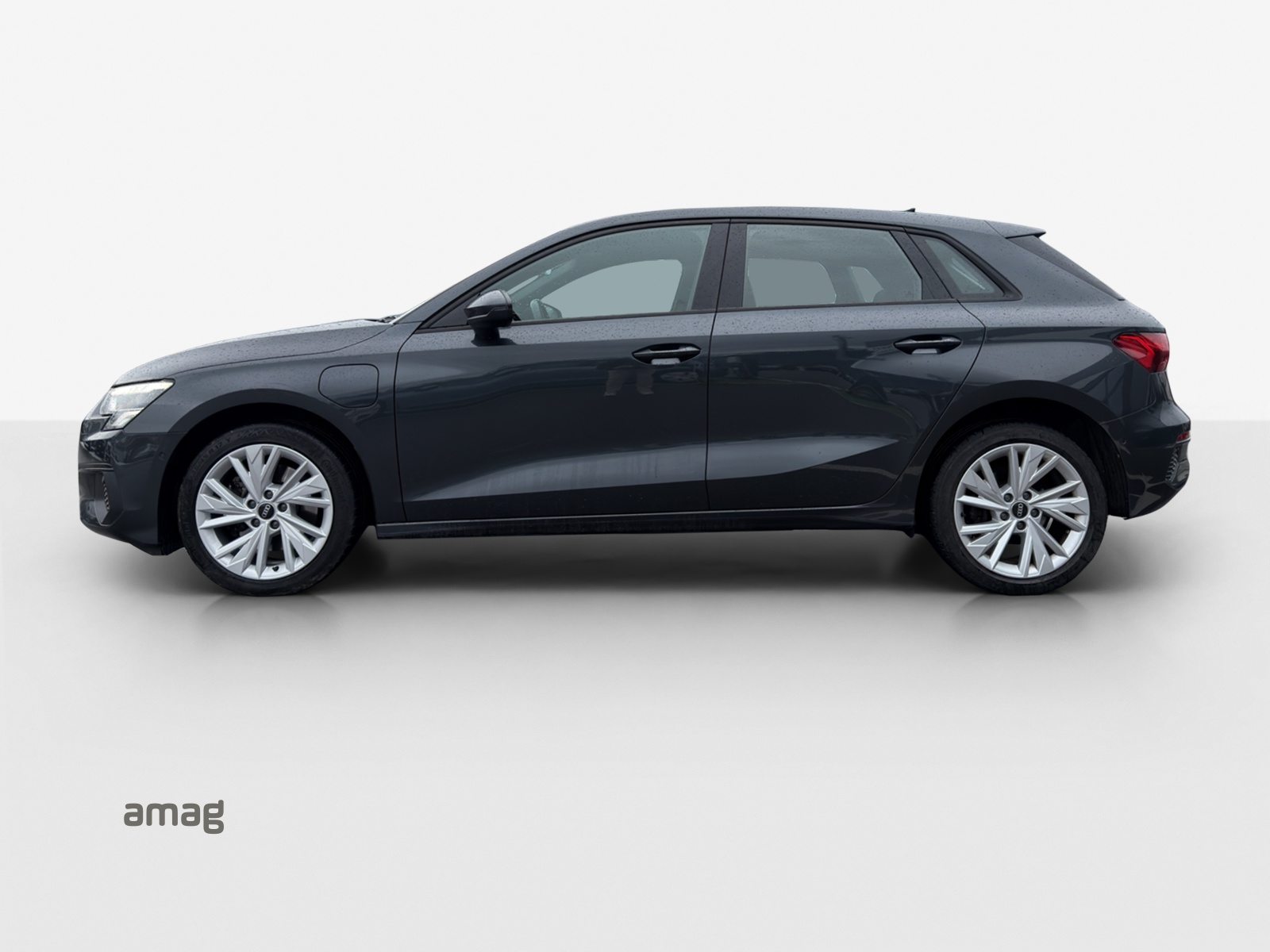 AUDI A3 Sportback 40 TFSI e Attraction, Hybride Intégral Essence/Électricité, Occasion / Utilisé, Automatique - 2