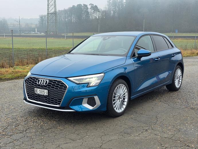 AUDI A3 Sportback 35 TFSI advanced Attraction, Benzin, Occasion / Gebraucht, Handschaltung