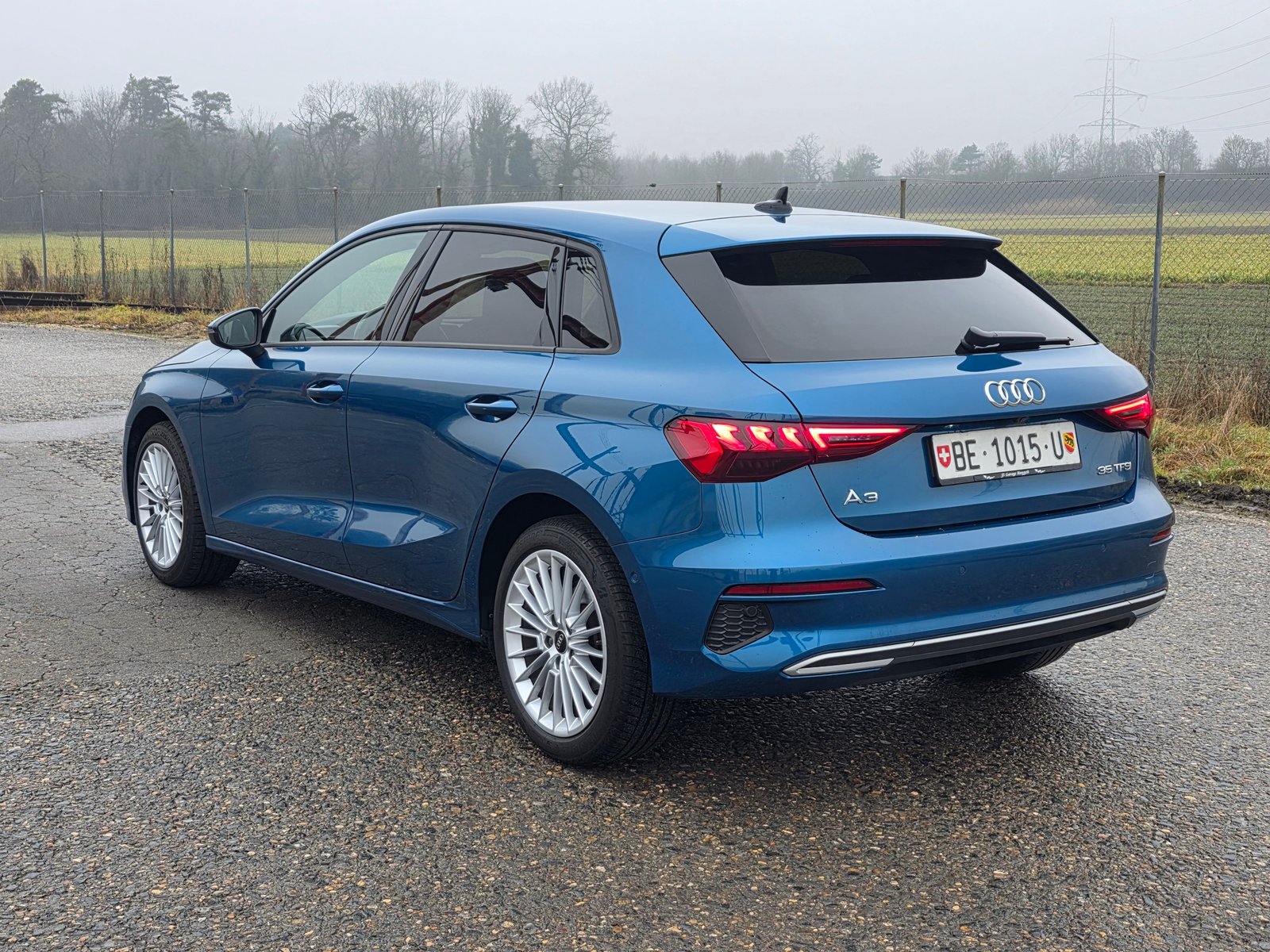 AUDI A3 Sportback 35 TFSI advanced Attraction, Petrol, Second hand / Used, Manual - 2