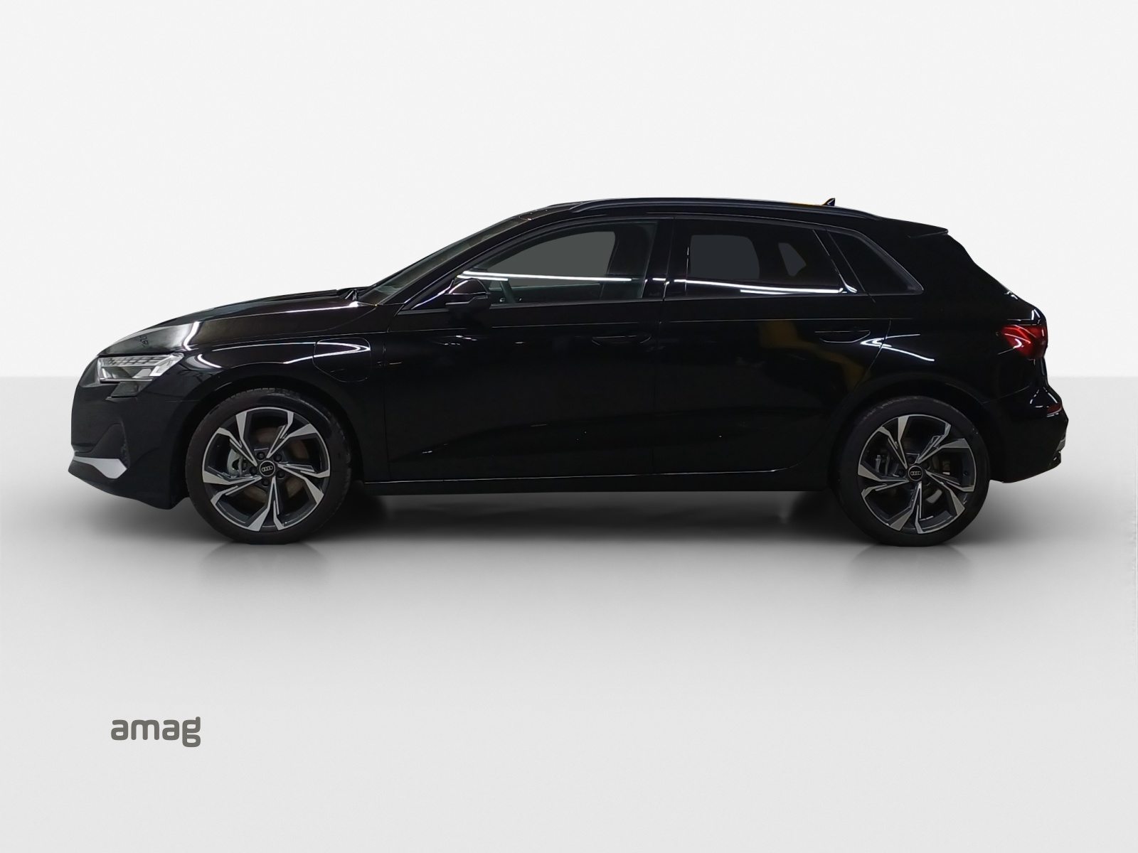 AUDI A3 Sportback 40 TFSI e advanced, Full-Hybrid Petrol/Electric, Second hand / Used, Automatic - 2