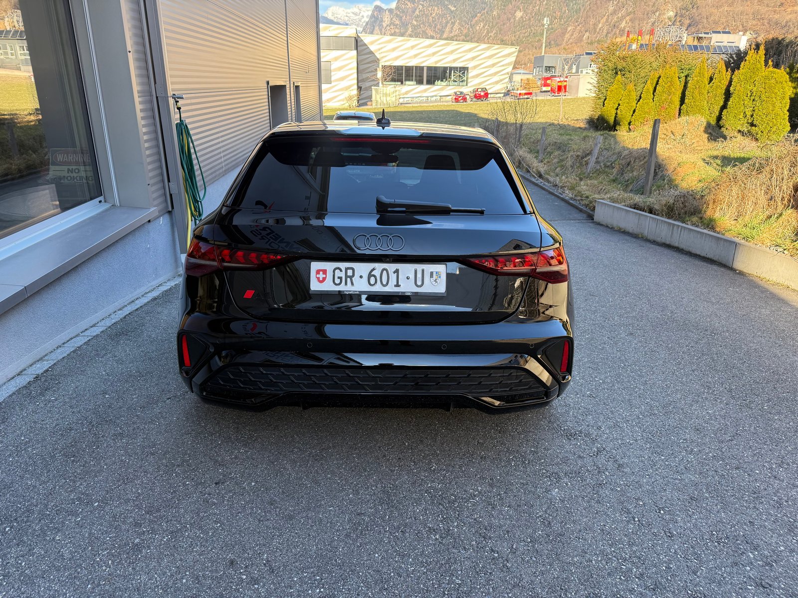 AUDI A3 Sportback TFSI 110 kW S line Attraction S tronic, Petrol, Second hand / Used, Automatic - 4