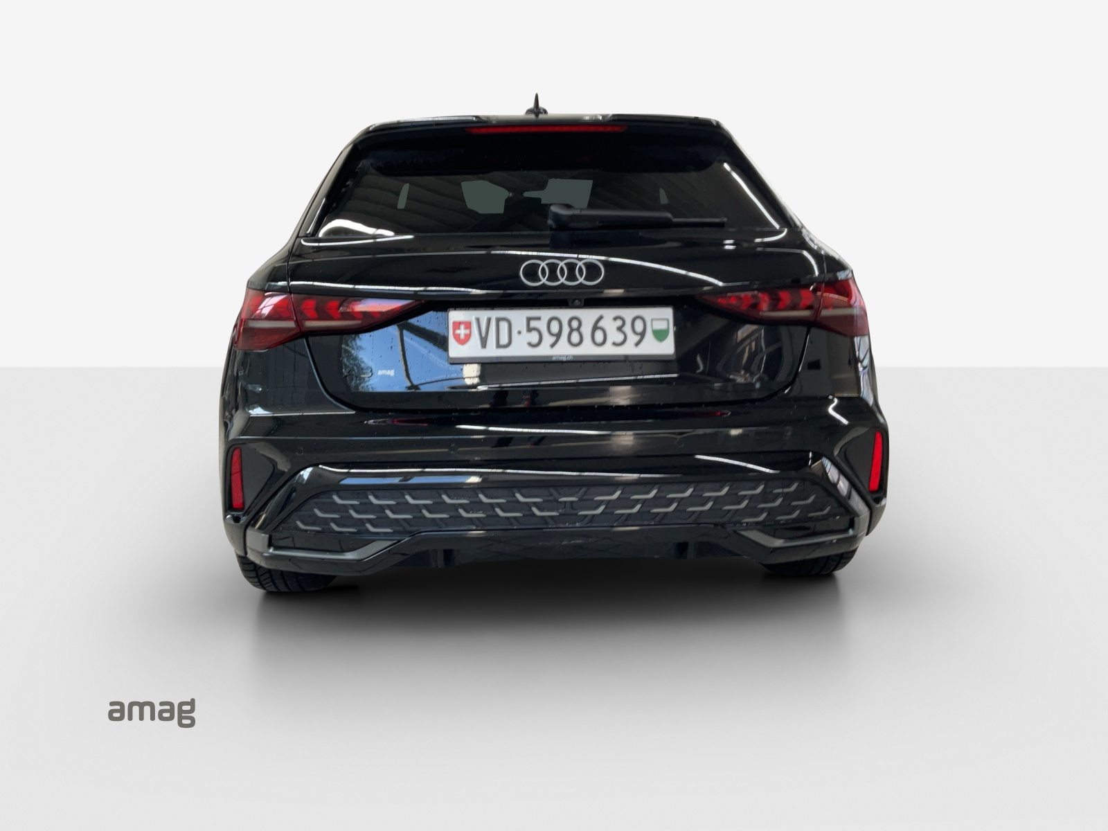 AUDI A3 Sportback TFSI 110 kW S line Attraction, Benzin, Occasion / Gebraucht, Automatik - 4