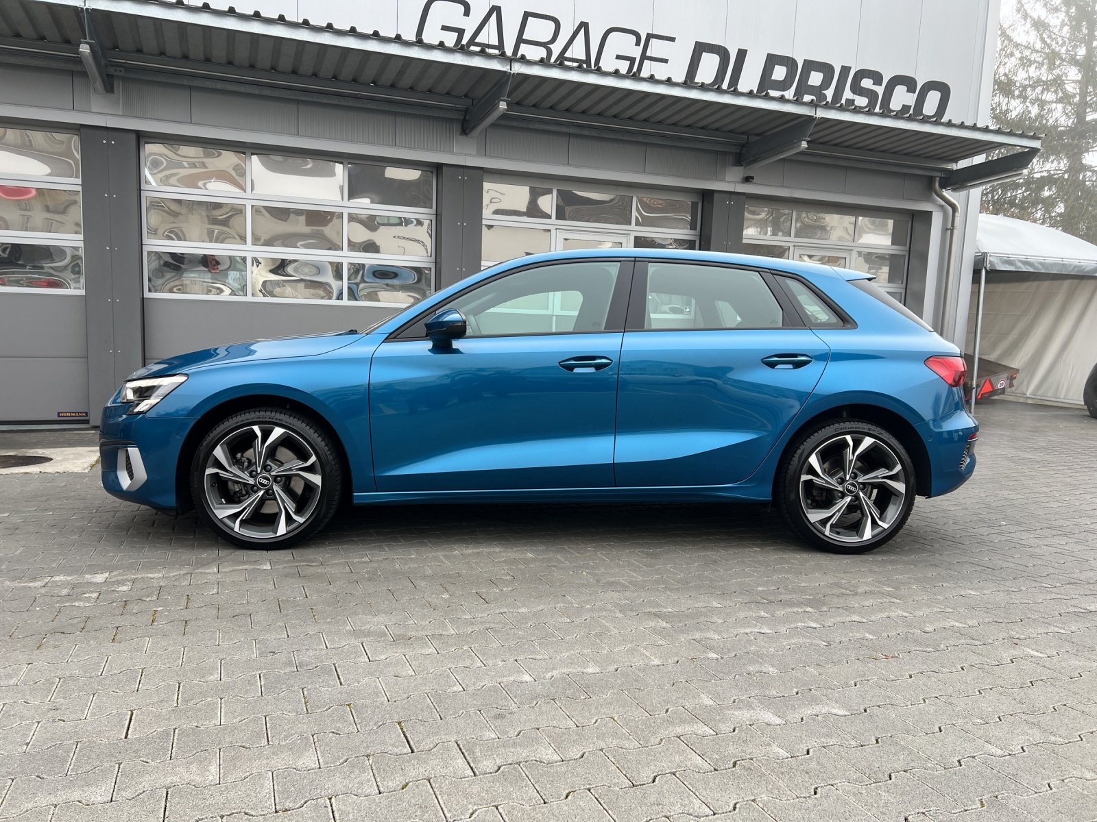 AUDI A3 Sportback 35 TFSI advanced Attraction S-tronic, Mild-Hybrid Petrol/Electric, Second hand / Used, Automatic - 2