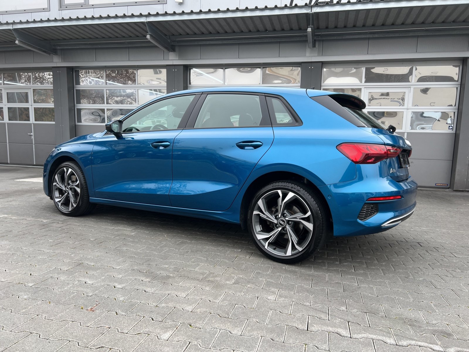 AUDI A3 Sportback 35 TFSI advanced Attraction S-tronic, Mild-Hybrid Petrol/Electric, Second hand / Used, Automatic - 3