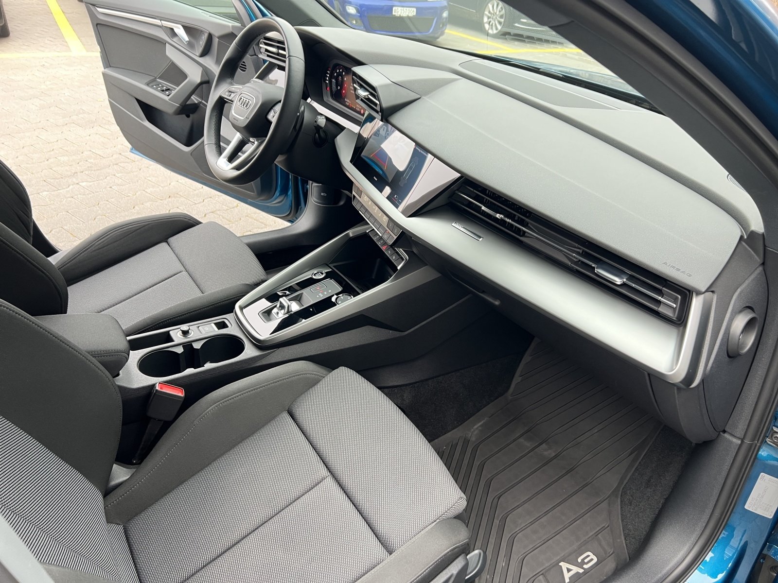 AUDI A3 Sportback 35 TFSI advanced Attraction S-tronic, Mild-Hybrid Petrol/Electric, Second hand / Used, Automatic - 7