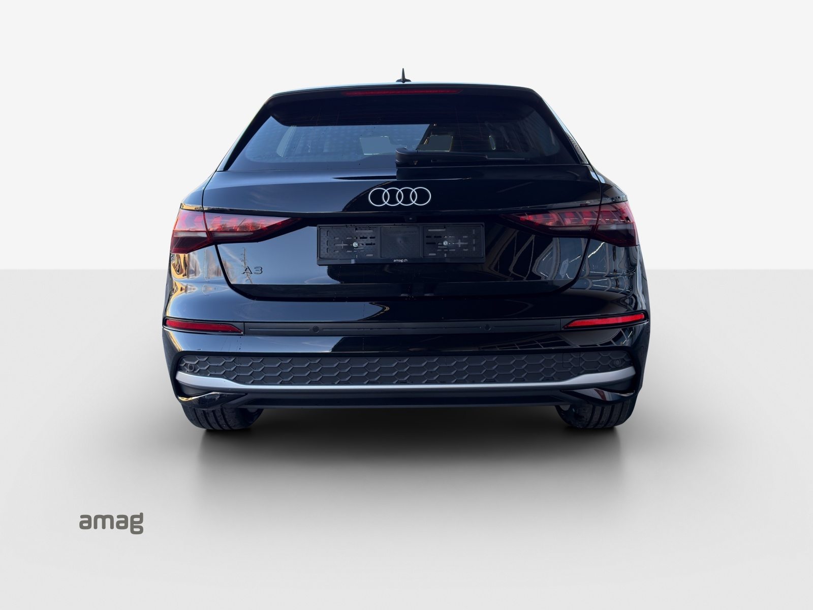 AUDI A3 Sportback TFSI e 150 kW Attraction, Full-Hybrid Petrol/Electric, Second hand / Used, Automatic - 4