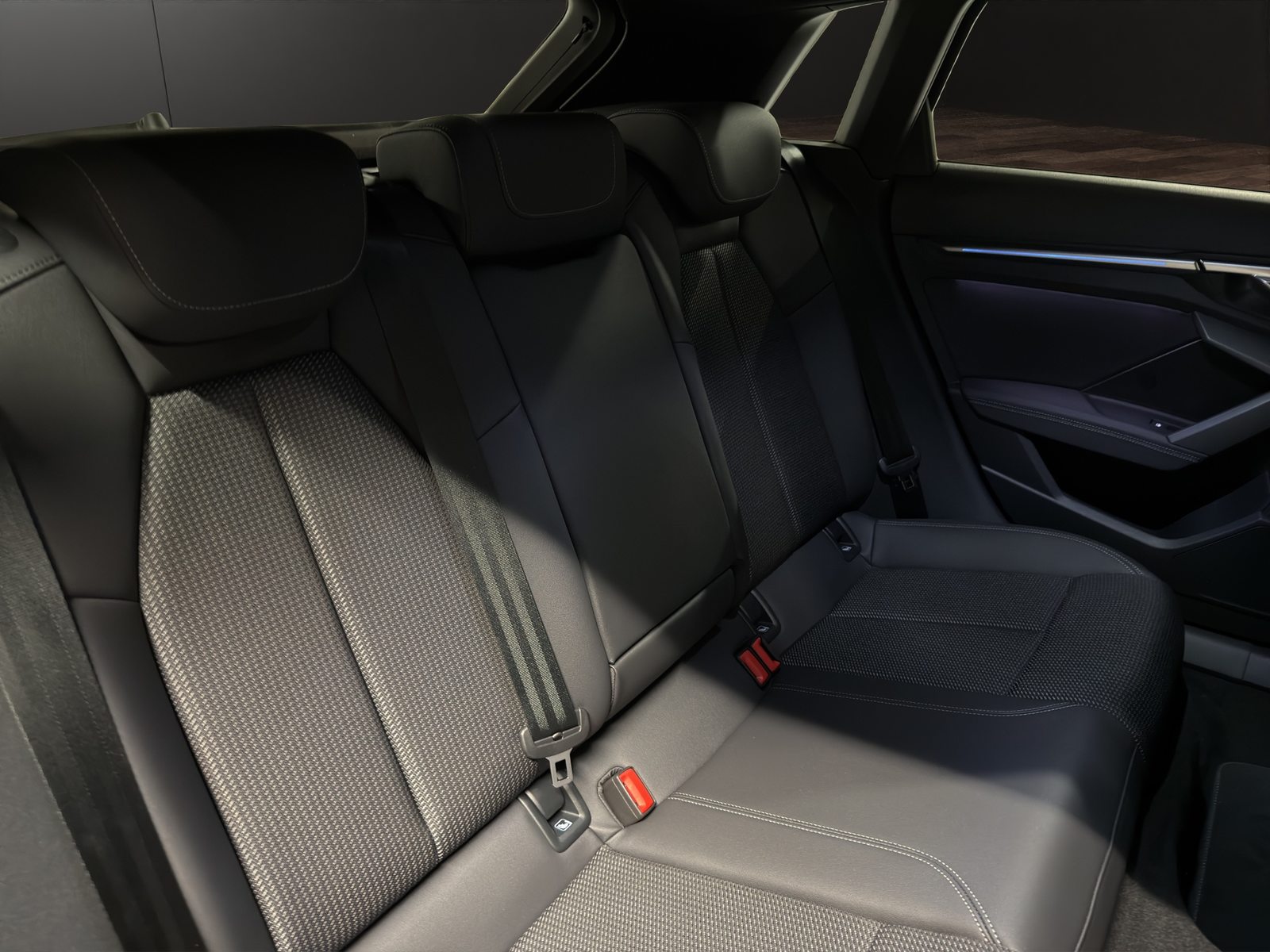 AUDI A3 allstreet 40 TFSI e Attraction, Voll-Hybrid Benzin/Elektro, Occasion / Gebraucht, Automatik - 6
