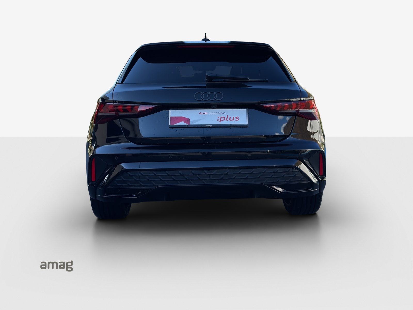 AUDI A3 Sportback TFSI e 200 kW S line, Hybride Intégral Essence/Électricité, Occasion / Utilisé, Automatique - 4
