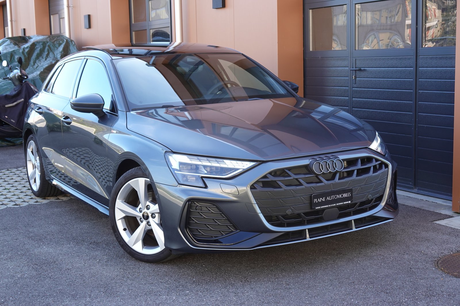 AUDI A3 Limousine 35 TFSI S-Line Attraction S-tronic, Mild-Hybrid Petrol/Electric, Second hand / Used, Automatic - 3