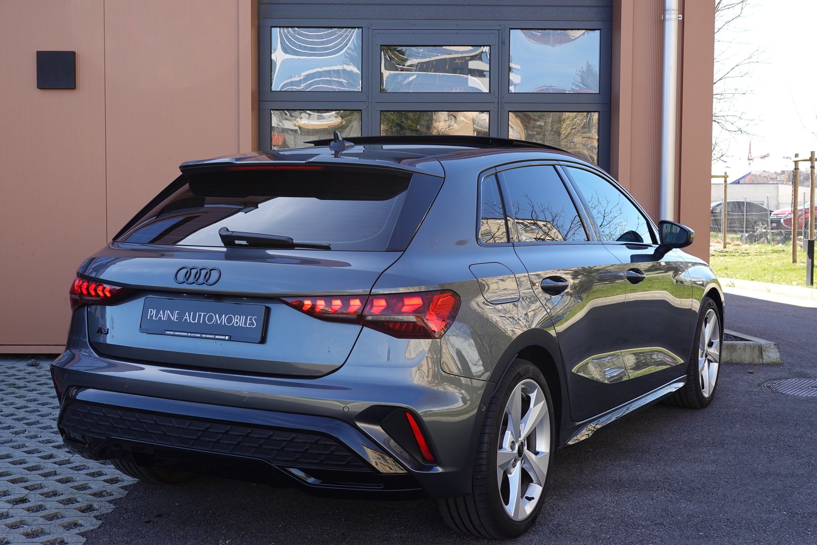 AUDI A3 Limousine 35 TFSI S-Line Attraction S-tronic, Mild-Hybrid Petrol/Electric, Second hand / Used, Automatic - 7