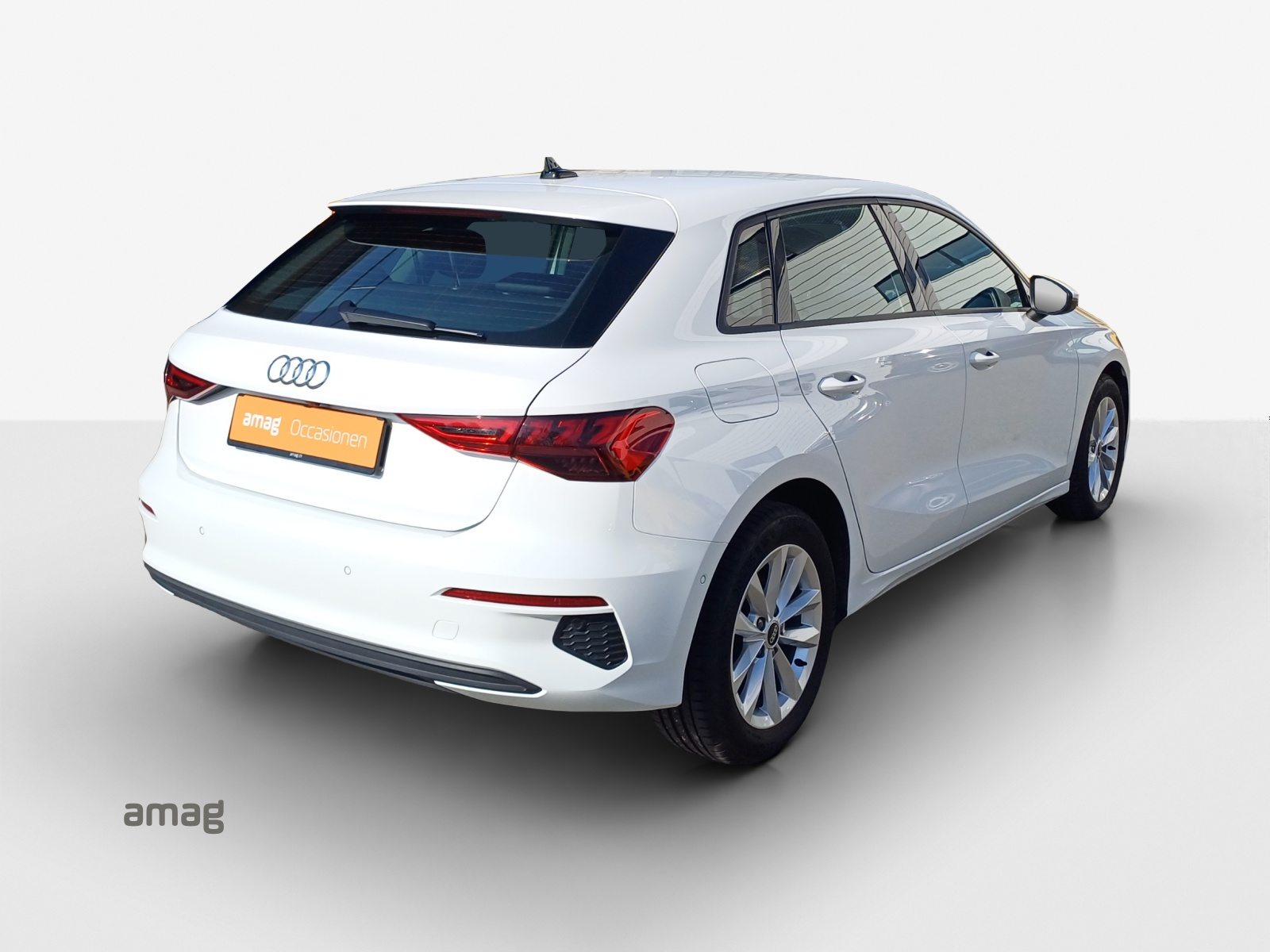 AUDI A3 Sportback 35 TFSI Attraction, Benzin, Occasion / Gebraucht, Automatik - 5