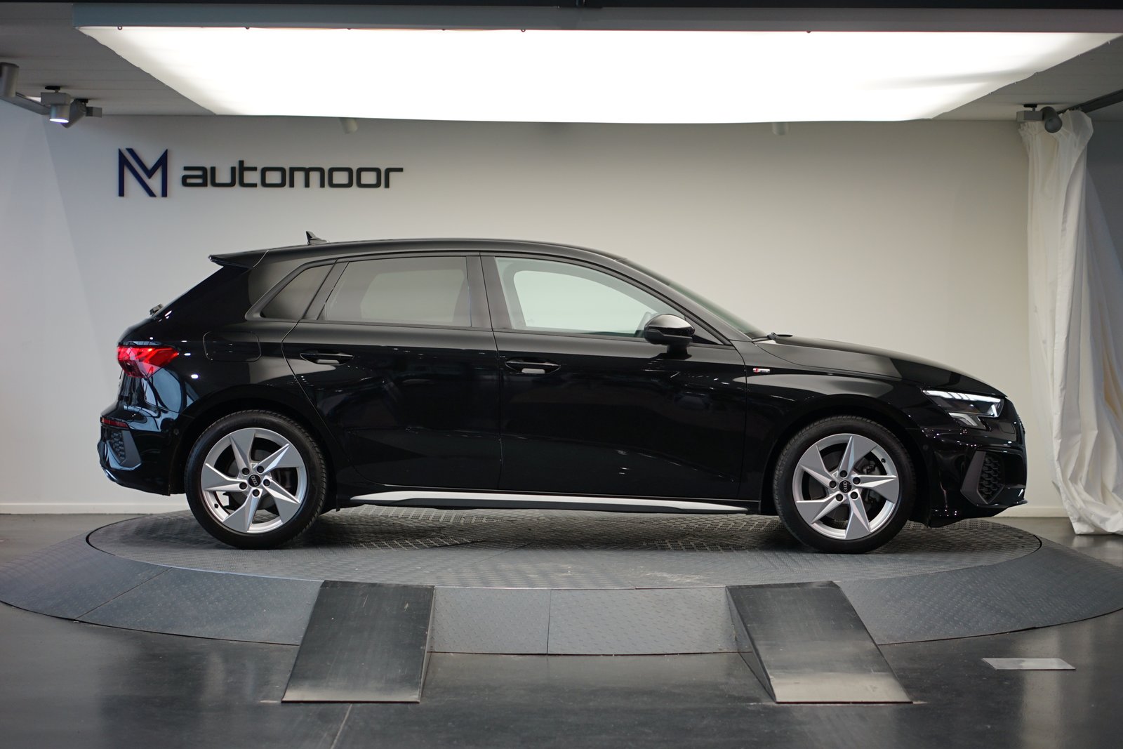 AUDI A3 Sportback 35 TFSI S line S-tronic, Hybride Léger Essence/Électricité, Occasion / Utilisé, Automatique - 4