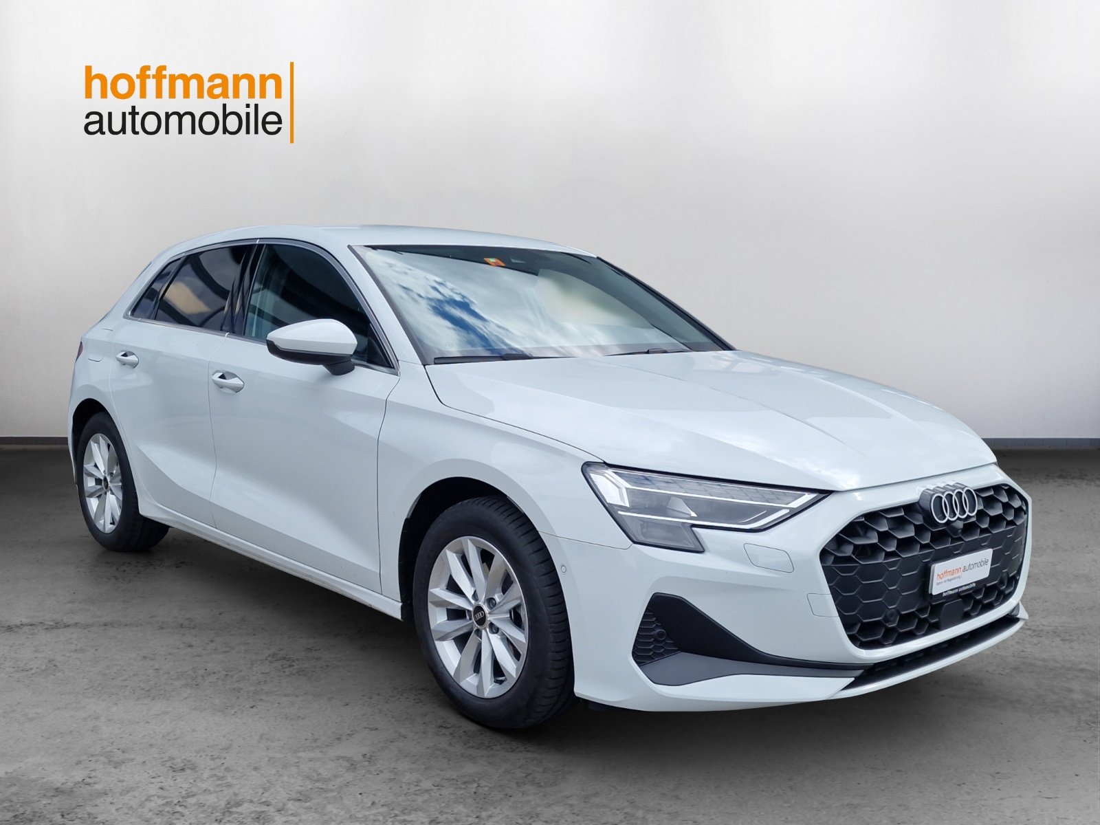 AUDI A3 Sportback TFSI 110 kW Attraction S tronic, Petrol, Second hand / Used, Automatic - 3