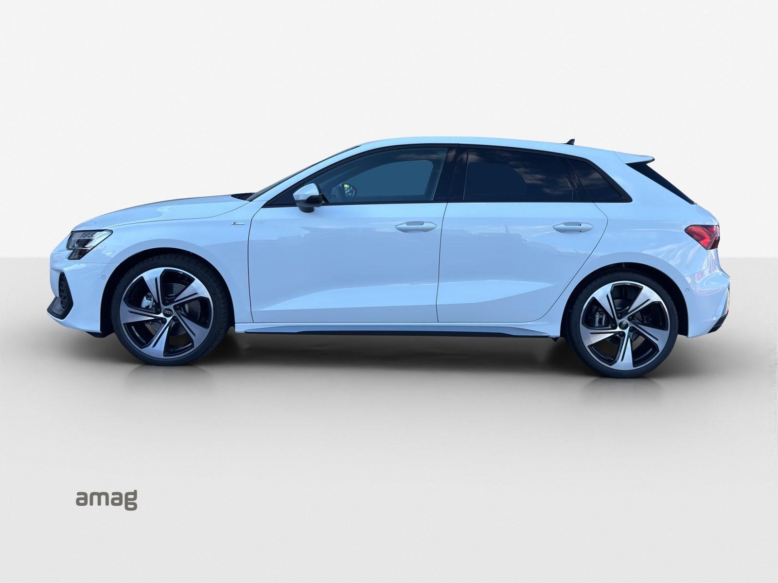 AUDI A3 Sportback 35 TFSI S line Attraction, Essence, Occasion / Utilisé, Automatique - 2